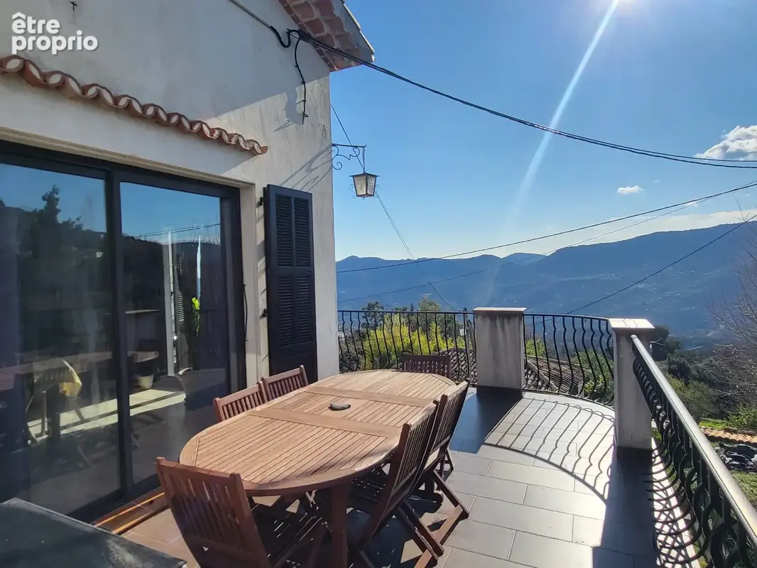 Appartement à BERRE-LES-ALPES