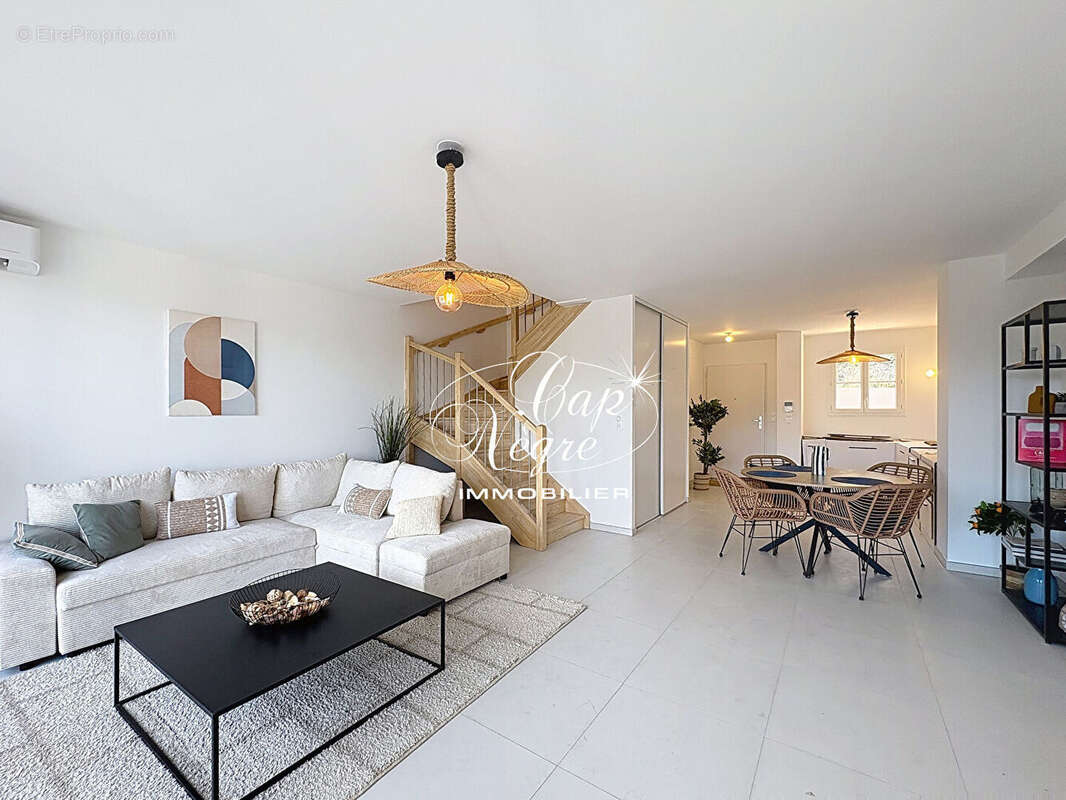 Maison à LA GARDE-FREINET