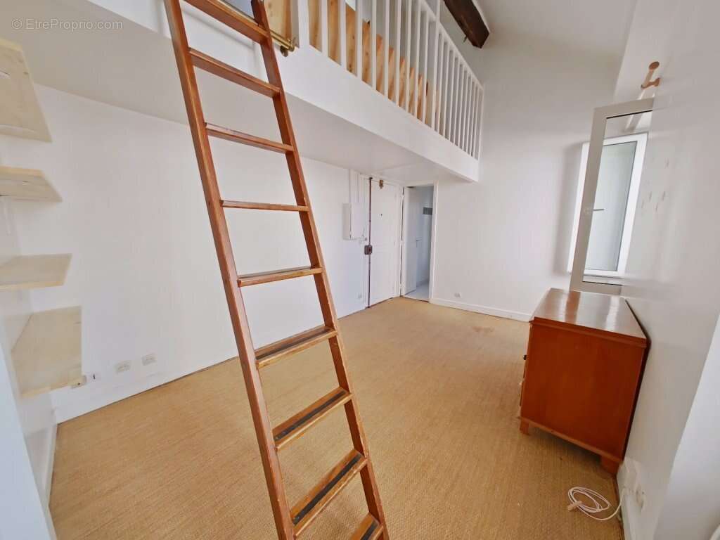 Appartement à PARIS-20E