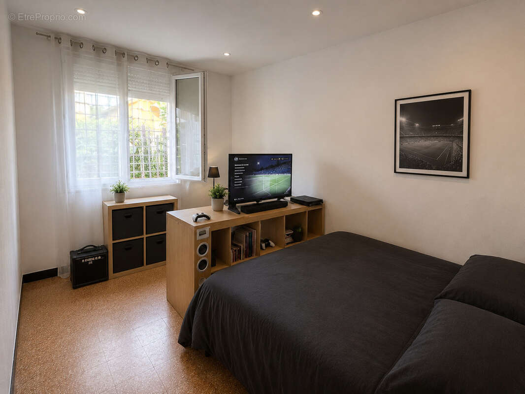 A vendre - Appartement de type 3 en rez-de-jardin (bas de villa) - La Seyne sur mer 83500 - photo 6