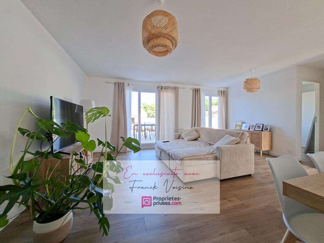 A VENDRE en Exclusivité aux Châtelliers Châteaumur, Sèvremont, maison de 68 m2 avec 1 chambre et 1 bureau sur une parcelle de 34 - photo 2