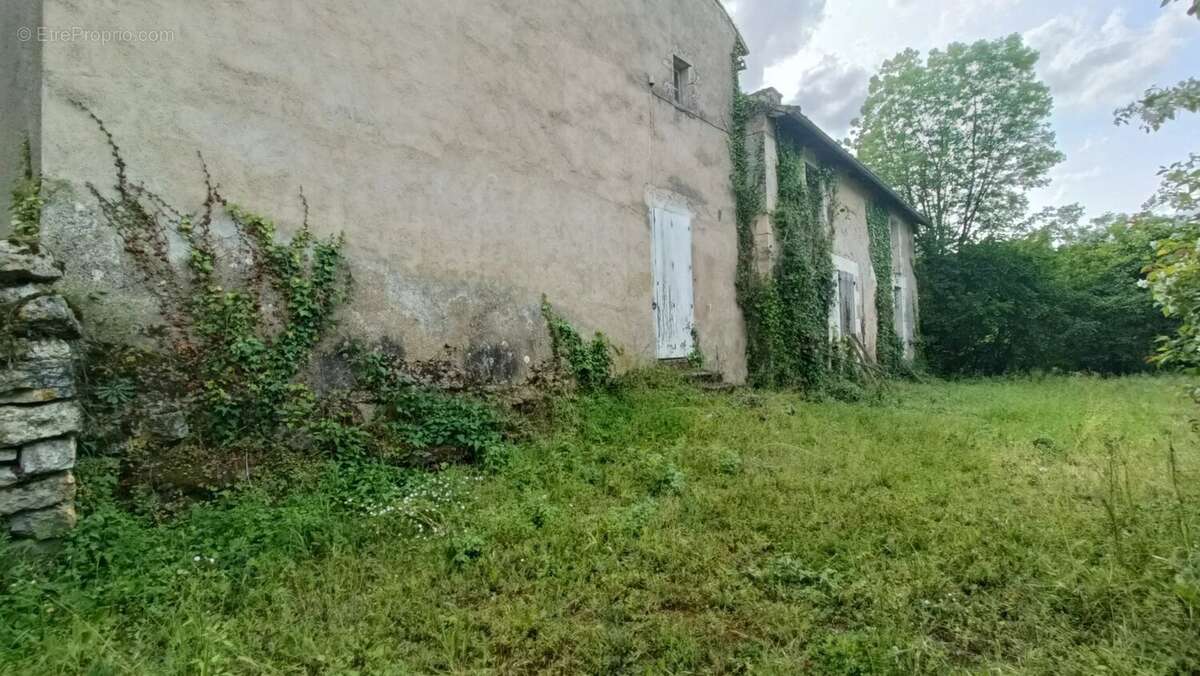 Maison à LATILLE