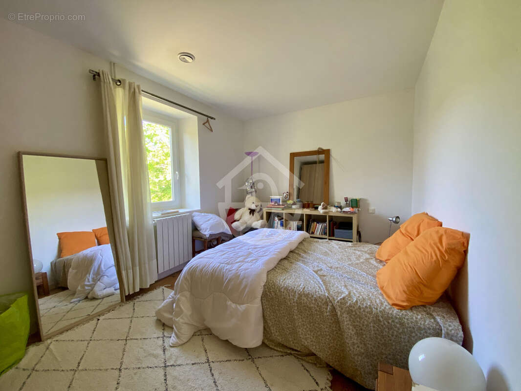 Maison à SAINT-GEORGES-LES-BAINS