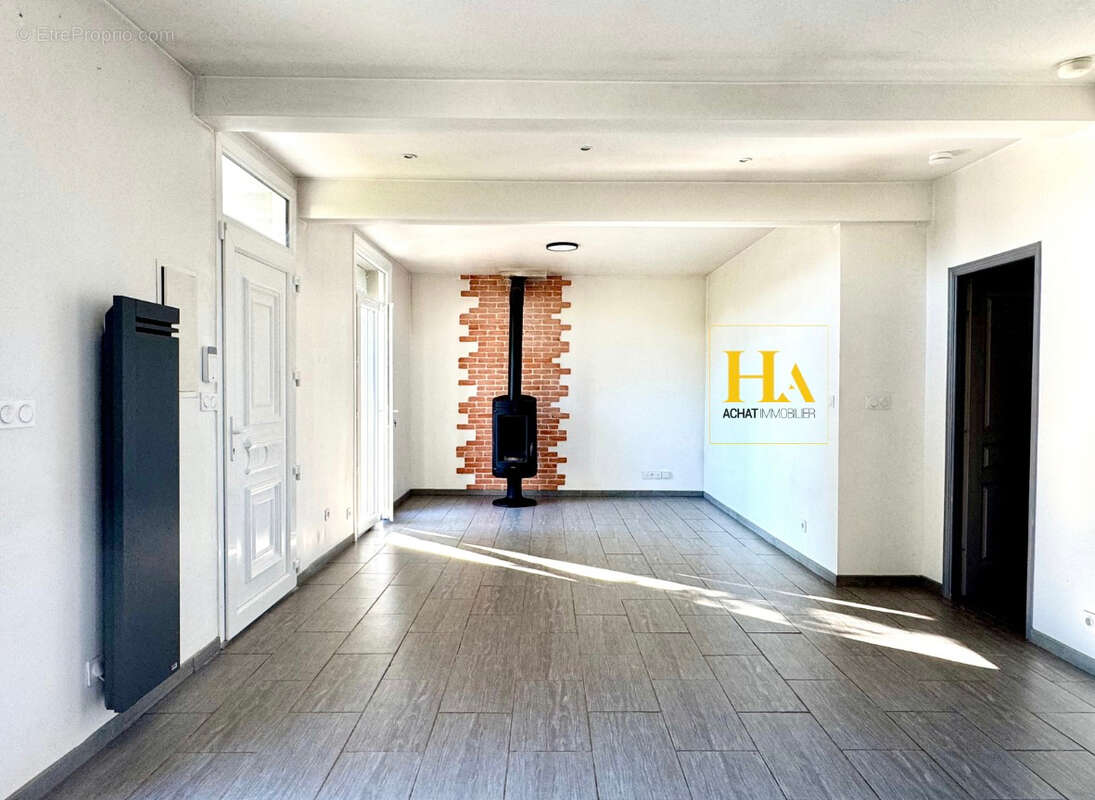 Maison à MONTELIMAR