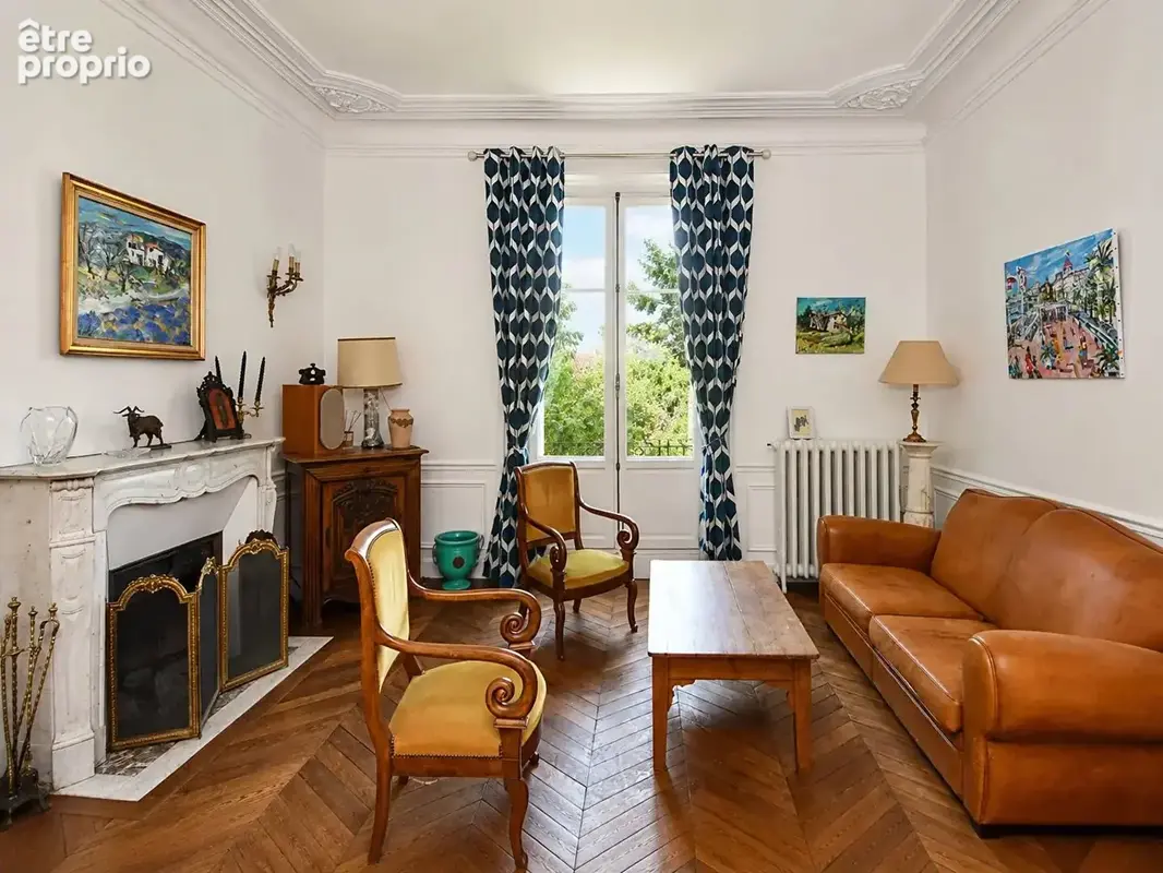 Le vesinet coeur de centre  - 3 mn rer - propriete de 183 m² - 5 chambres - terrain 644 m² - photo 4