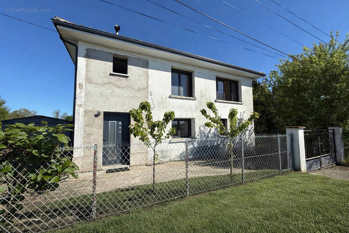 Maison à SAINTE-LIVRADE-SUR-LOT