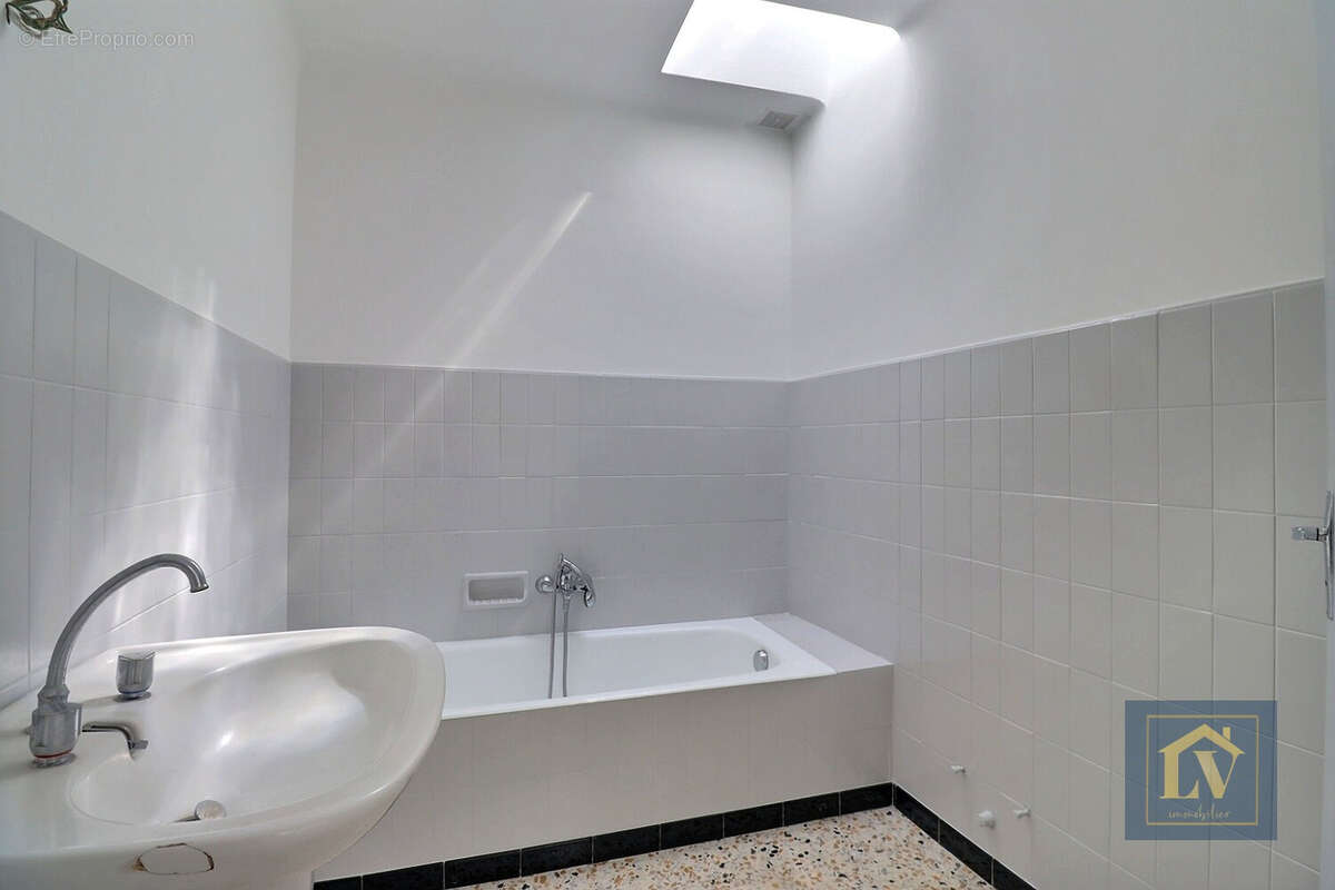 A vendre maison 5 pièces avec garage et terrasse - photo 6