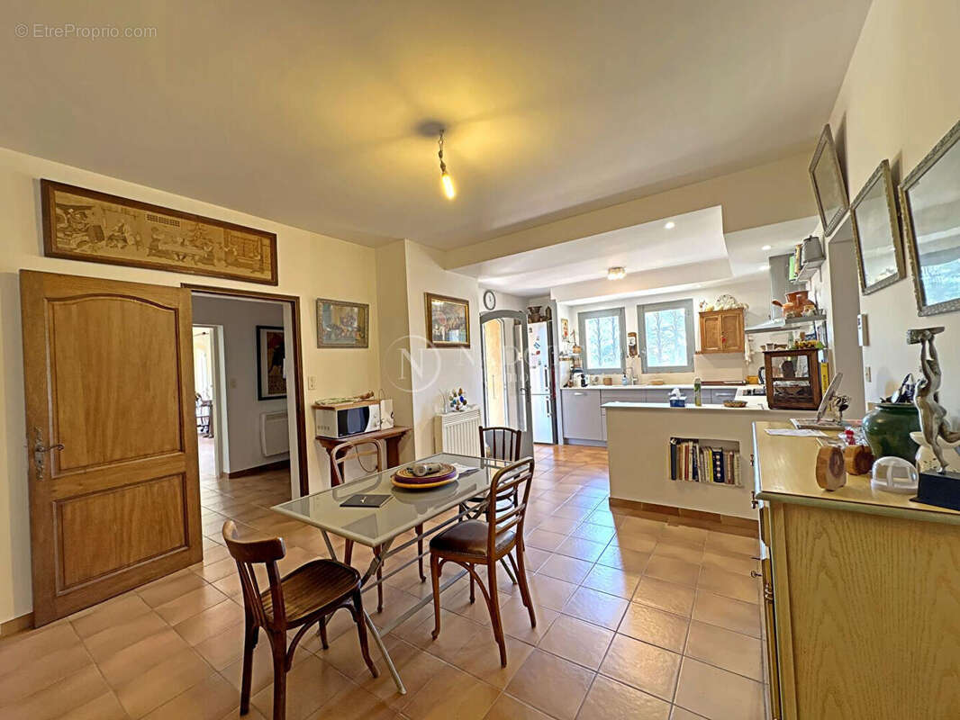 Lourmarin au coeur du Luberon - Villa avec piscine à 10mn à pied du village - photo 4