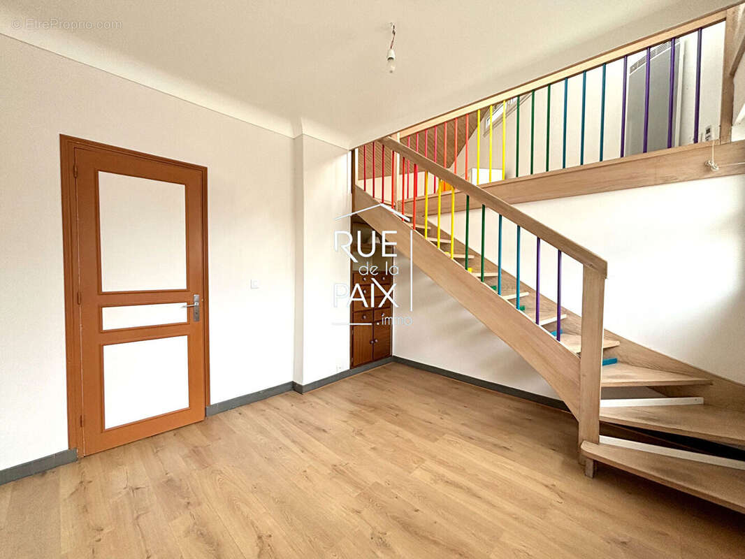 Maison à SECONDIGNY