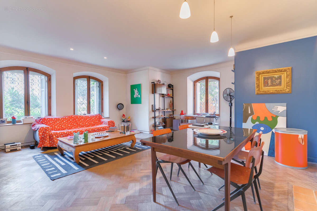Appartement à MARSEILLE-8E