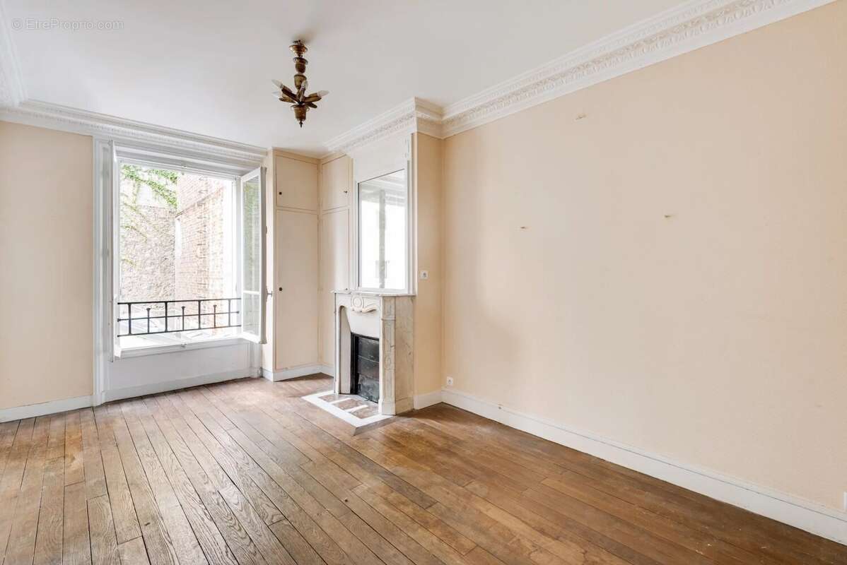 Appartement à PARIS-17E