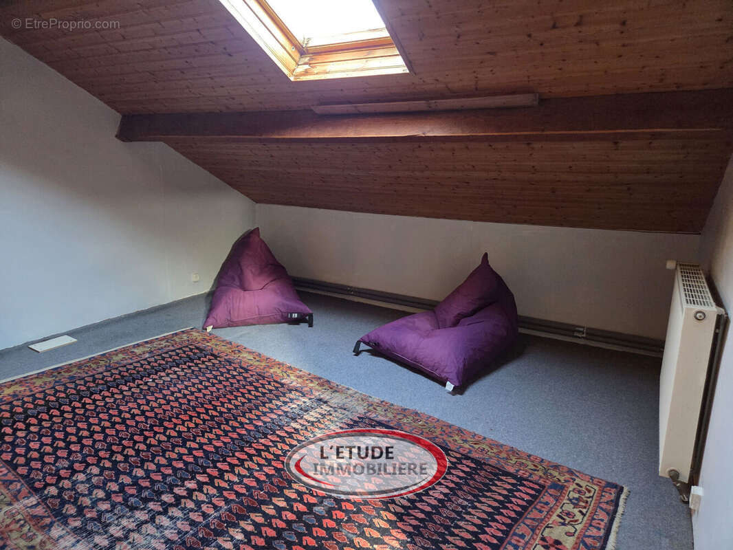 Maison 222 m² à Saint-Hilaire-De-Chaleons  - photo 9