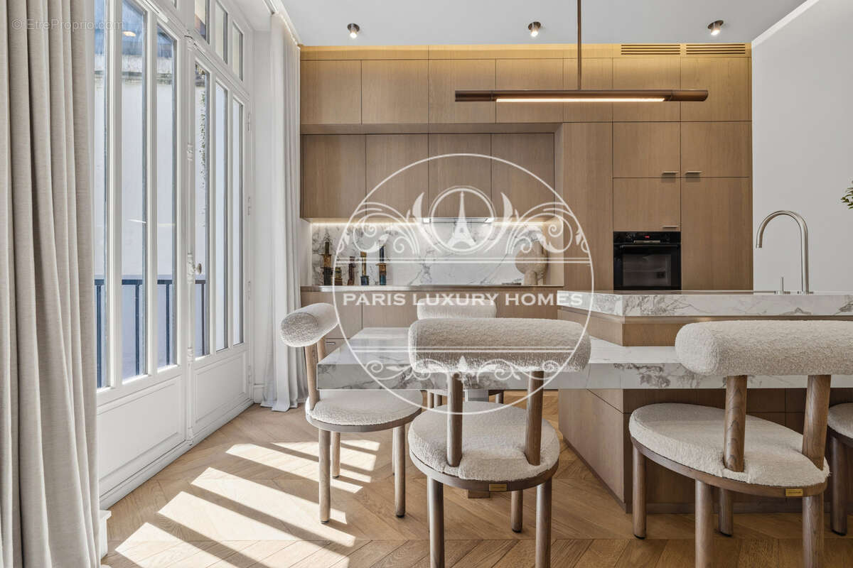Appartement à PARIS-11E