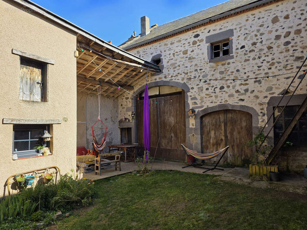 Maison à MANZAT