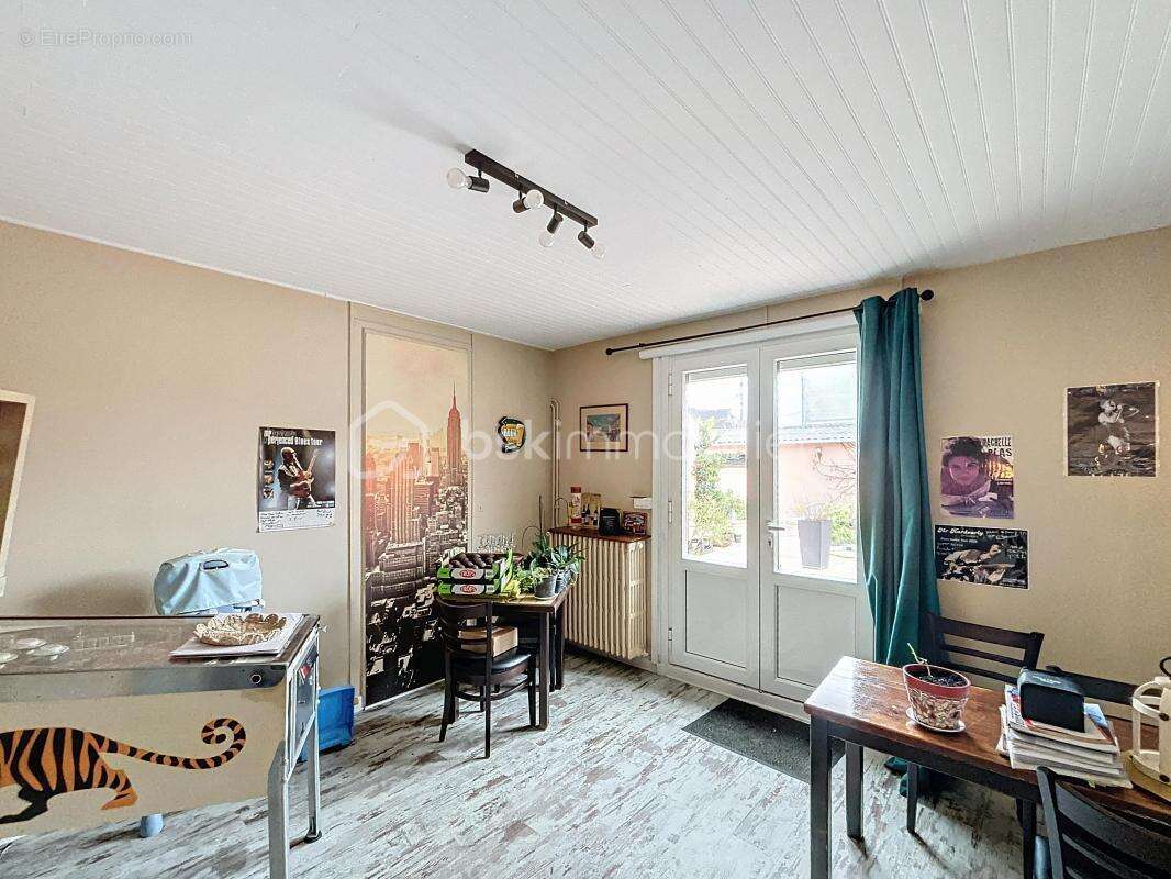 Commerce à SAVIGNY-SUR-ORGE