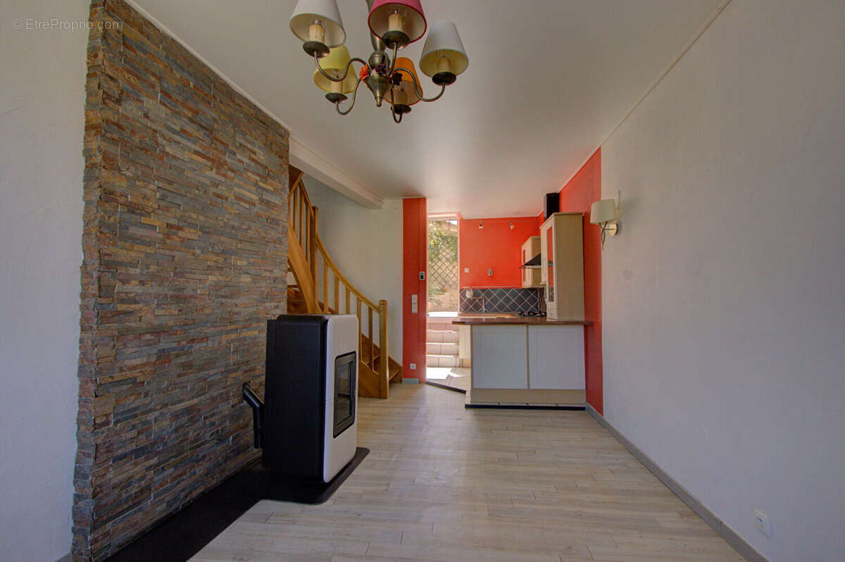 Maison à SAINT-PAUL-TROIS-CHATEAUX