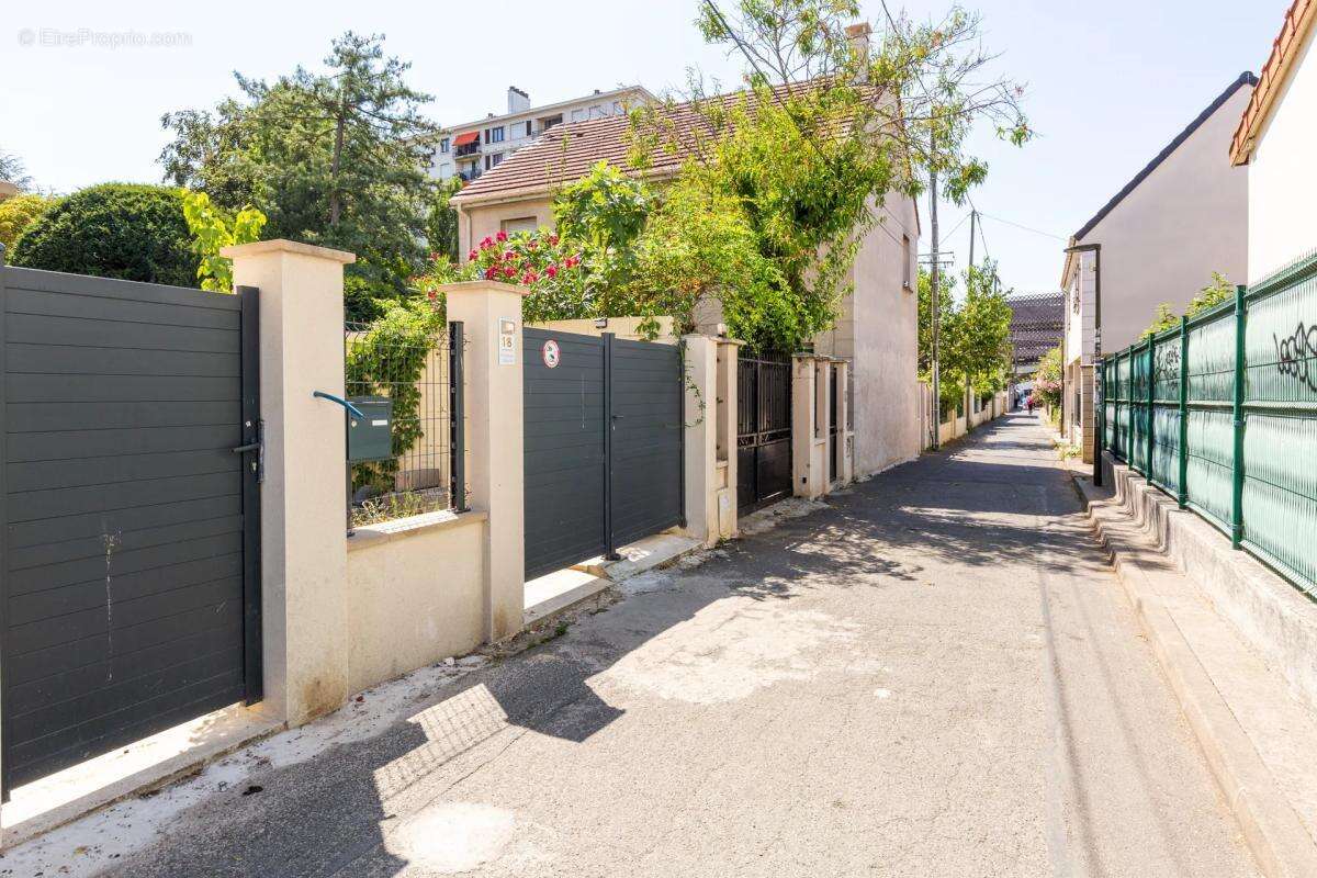 Maison de 7 pièces de 150 m² à Villejuif - photo 15
