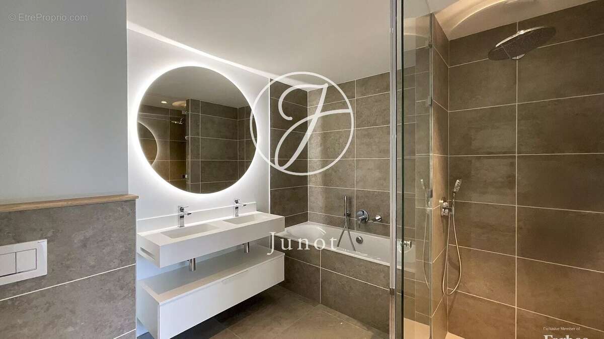 Marcq-en-Baroeul - CENTRE - Appartement à vendre - 4 pièces - 154 m² - 3 chambres - Terrasse - Deux box - photo 4