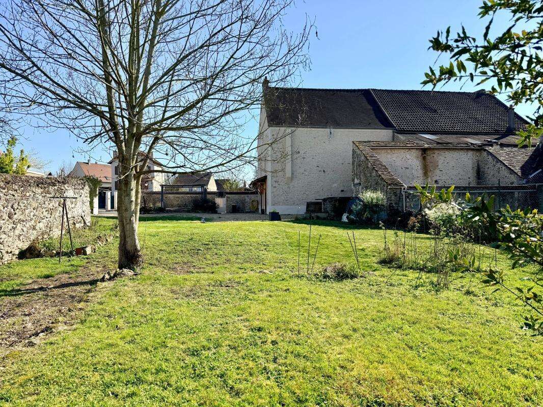 Maison à BOURAY-SUR-JUINE