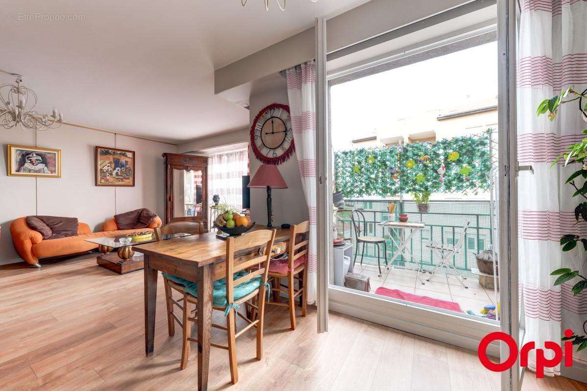Appartement à VENISSIEUX