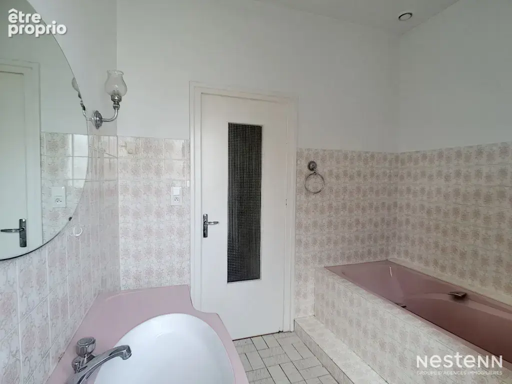 À Vendre - Maison d'architecte de 220 m² avec jardin et double garage à Condom - photo 11