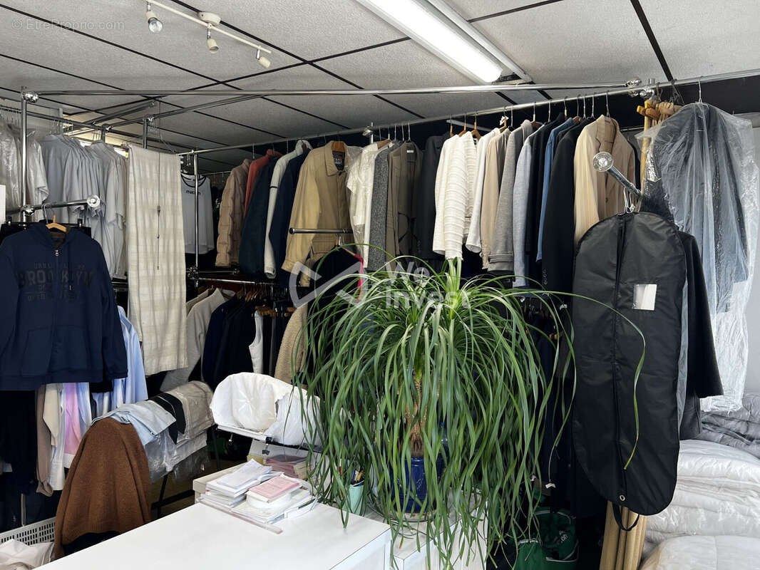 Commerce à SERRES-CASTET