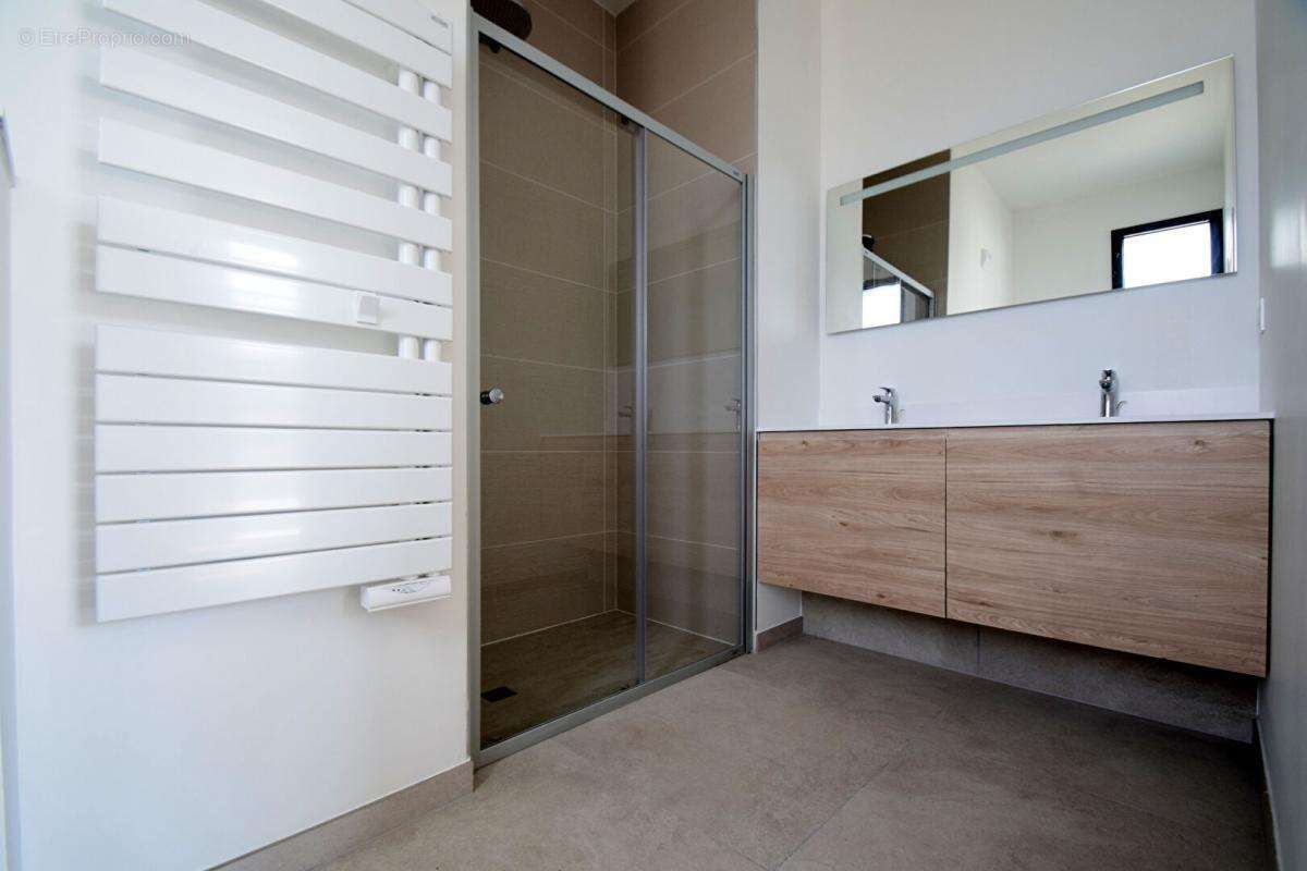 Appartement à TASSIN-LA-DEMI-LUNE