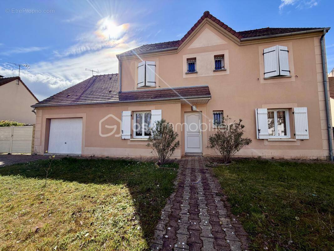 Maison à LAILLY-EN-VAL