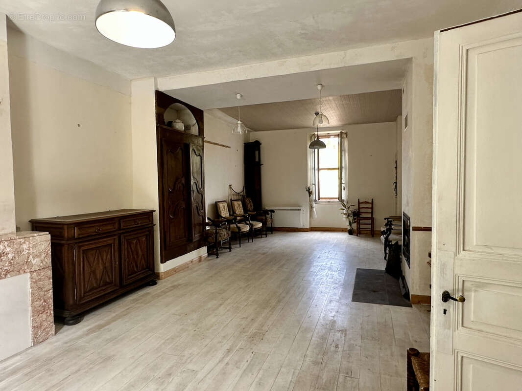 Maison à BLAYE-LES-MINES