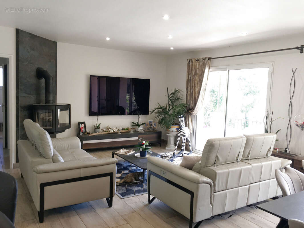 Maison à PLAN-DE-LA-TOUR