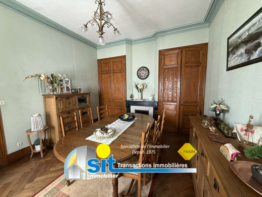 Maison à REVENTIN-VAUGRIS