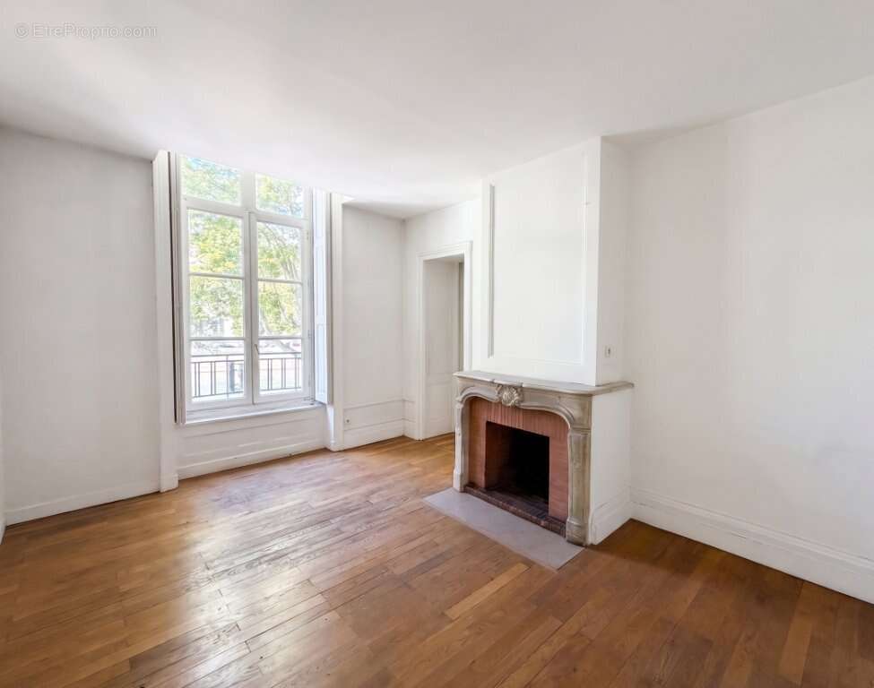 Appartement à LYON-1E