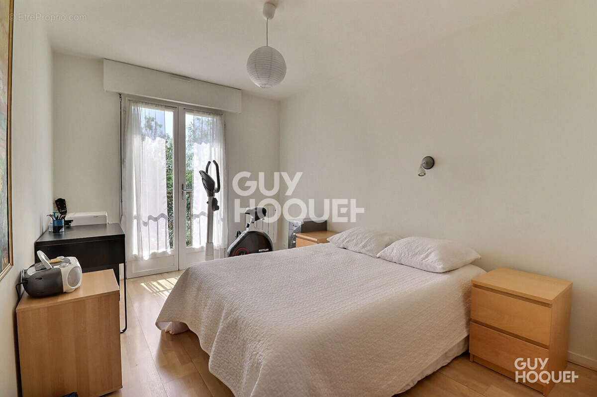 Maison à SAINTE-GENEVIEVE-DES-BOIS