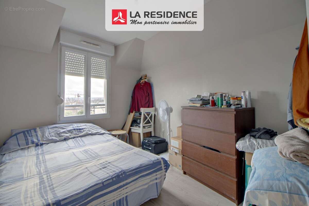 Appartement à CHANTELOUP-LES-VIGNES