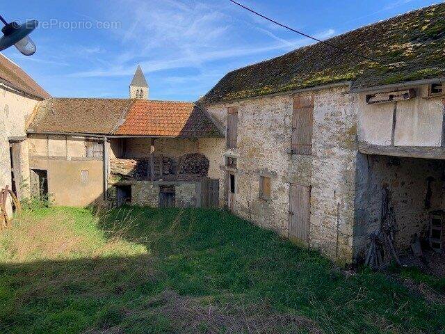 Maison à BRIARRES-SUR-ESSONNE