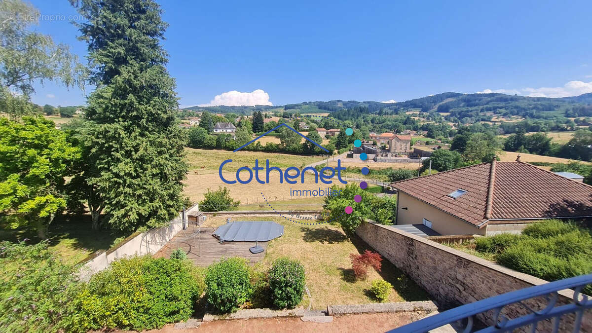 Maison 272 m² à Belmont-De-La-Loire  - photo 2
