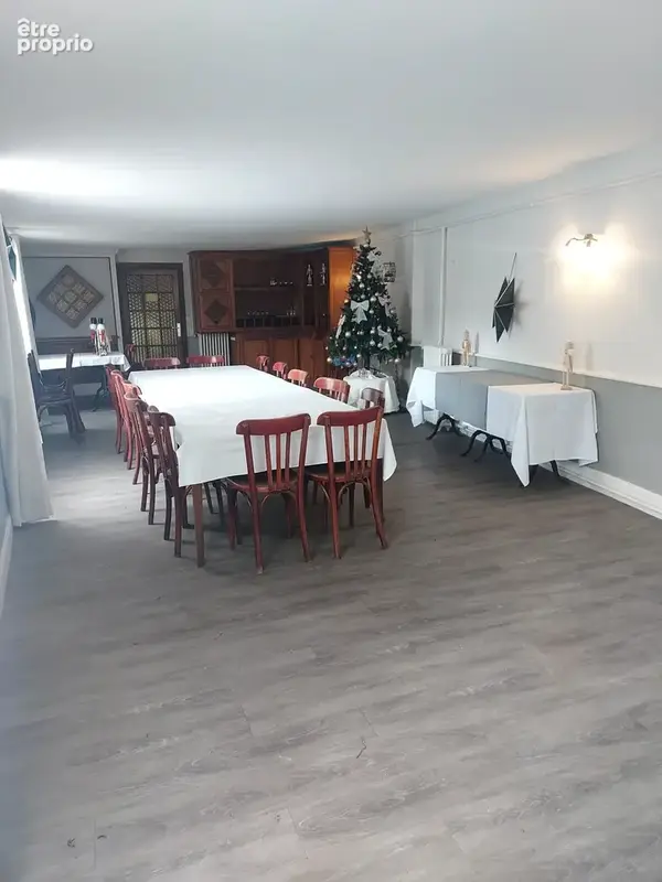 Ensemble immobillier comprenant ancien restaurant ( licence iv ), 7 chambres studio a louer - photo 4