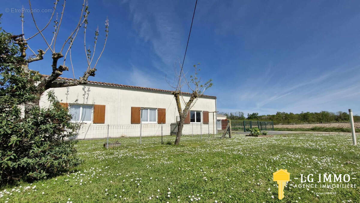 Ensemble de deux maisons, garage, terrain 1424 m2, aperçu estuaire - photo 30