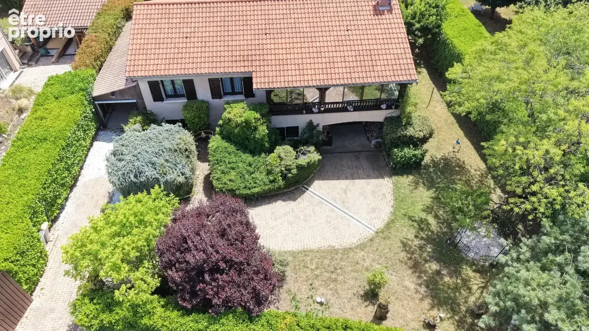CHAPONOST – Élégante maison familiale avec possibilité de deux logements indépendants – Terrain de 802 m² - photo 18