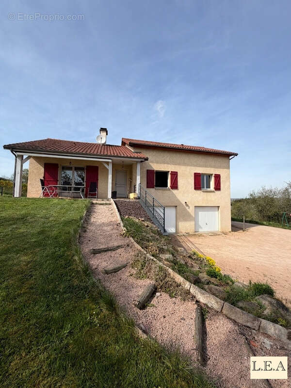 Maison à MONTCEL
