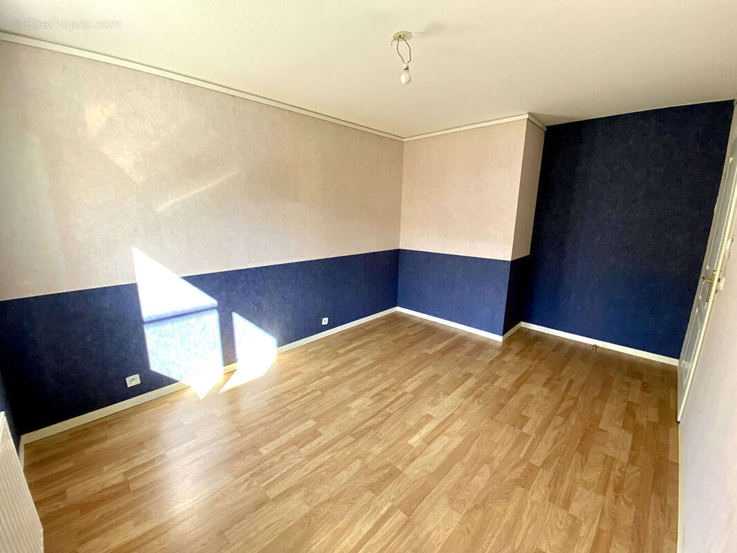 CHAMALIÈRES LIMITE ROYAT / Appartement d'exception à vendre dans un secteur prisé, avec vues dégagées, terrasses et stationnemen - photo 11