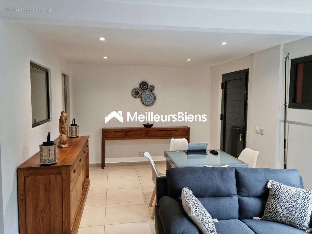 Maison à BAIE-MAHAULT