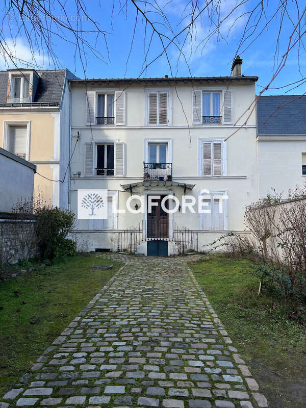 Appartement à MONTROUGE