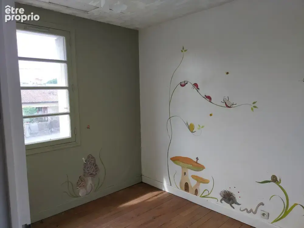 Maison sur un étage à rénover entièrement sur un terrain clôturé de 400 m2  proche de tout commerce - photo 8