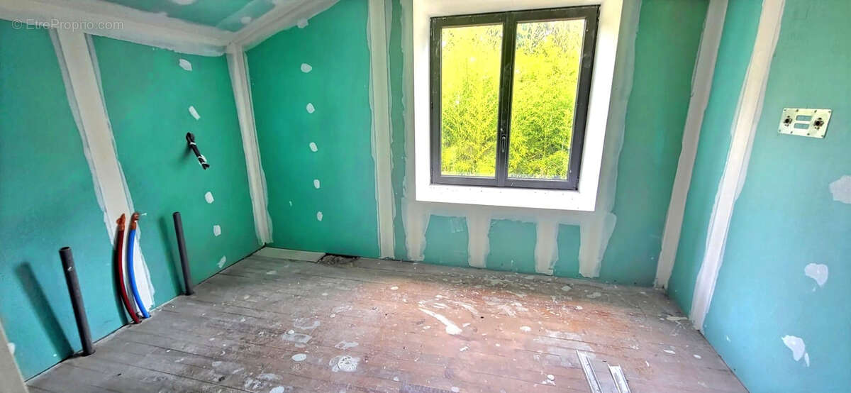 Maison à SALAISE-SUR-SANNE