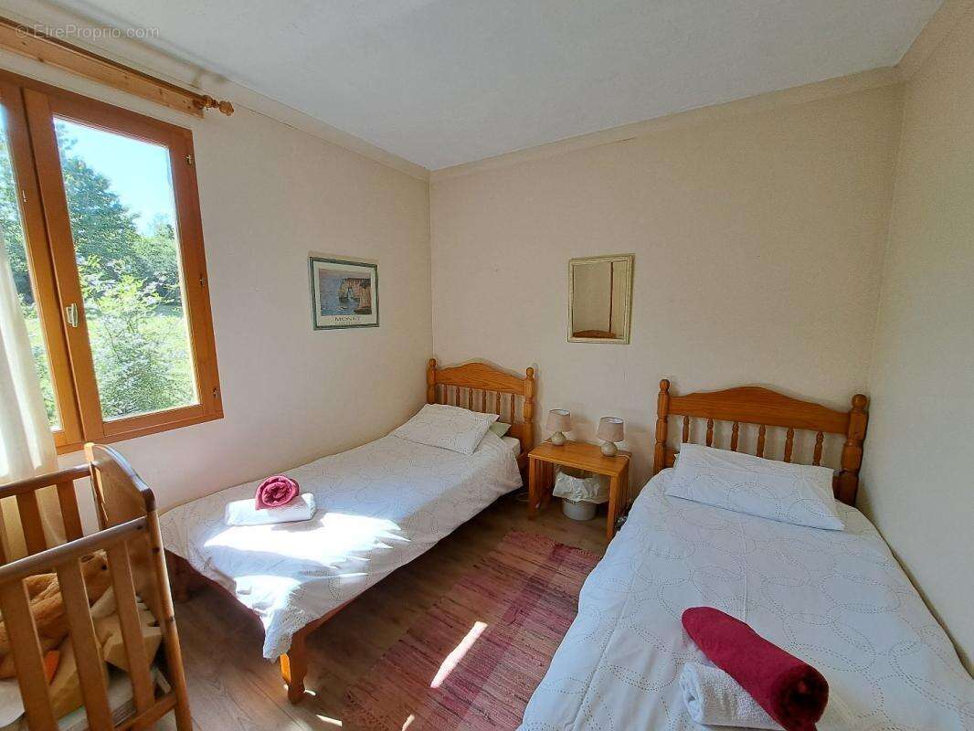 Maison à SAINT-PIERRE-DE-JUILLERS