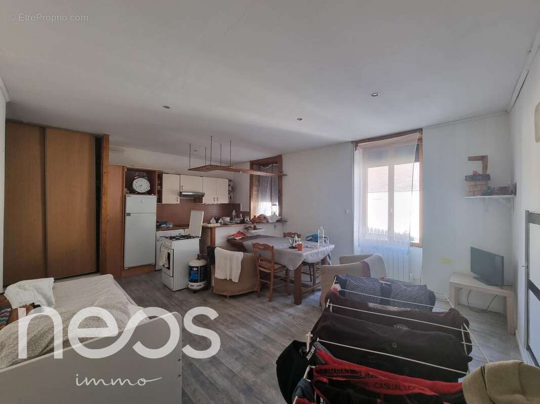 Appartement à CORGOLOIN