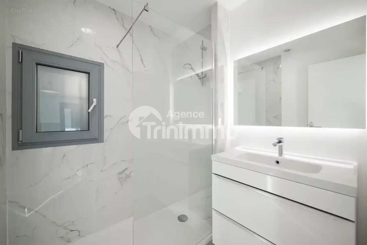 Appartement à TOURRETTE-LEVENS