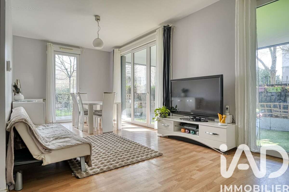 Photo 2 - Appartement à GENNEVILLIERS