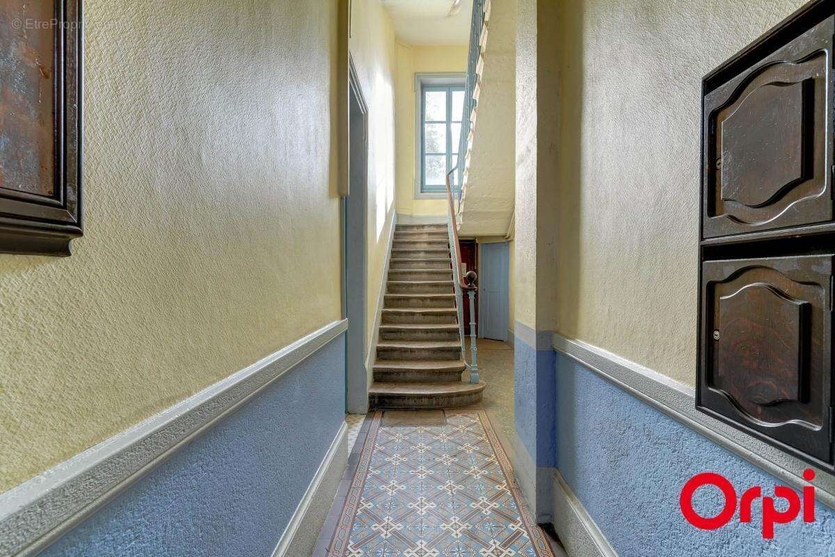 Appartement à SATHONAY-CAMP